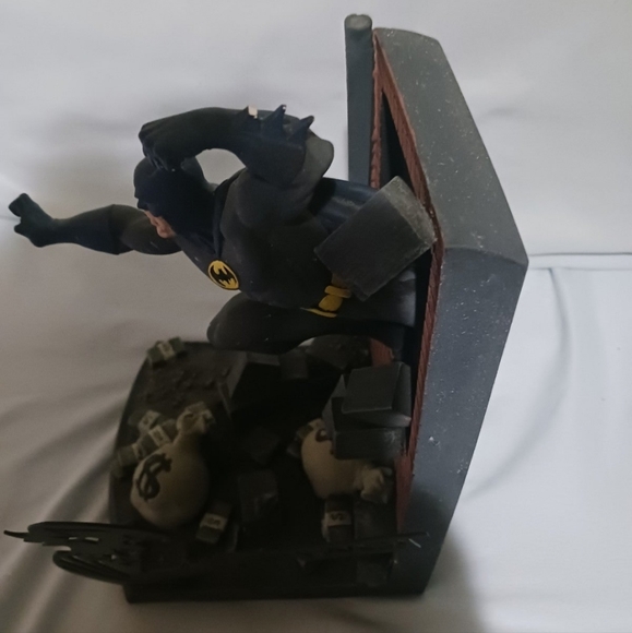 Officially Licensed DC Batman and Robin Bookends - Picture 5 of 8